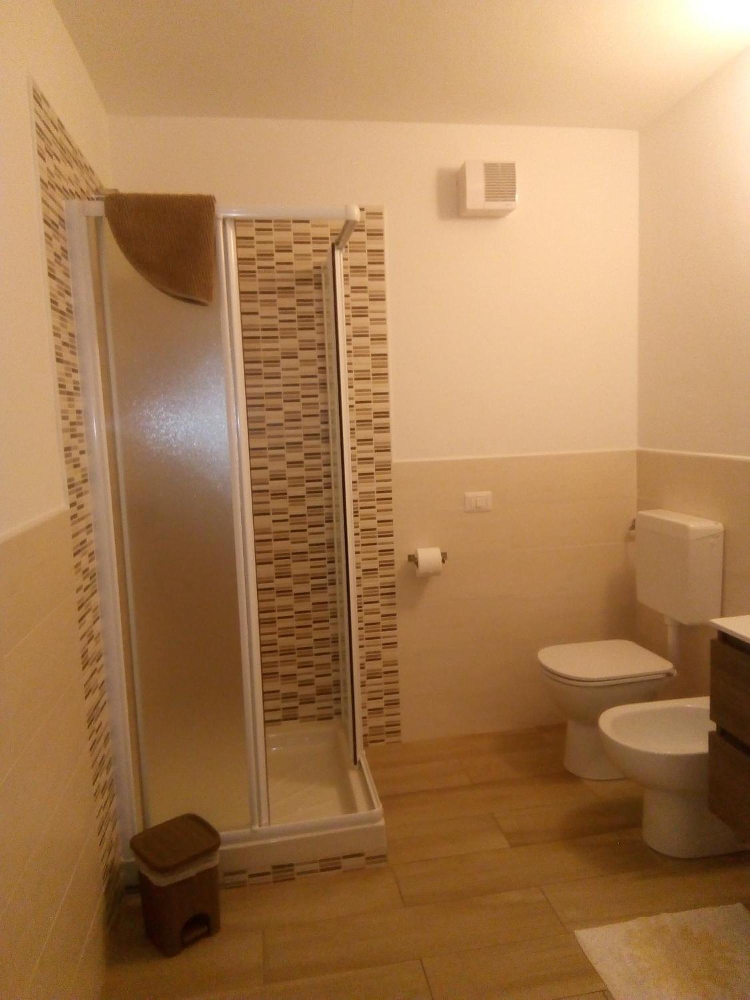 Venanzio! Apartment Pianello Del Lario Luaran gambar